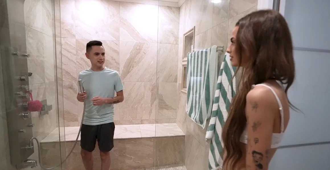 My Pervy Family - Nikki Nicole - Sharing The Shower 1080p