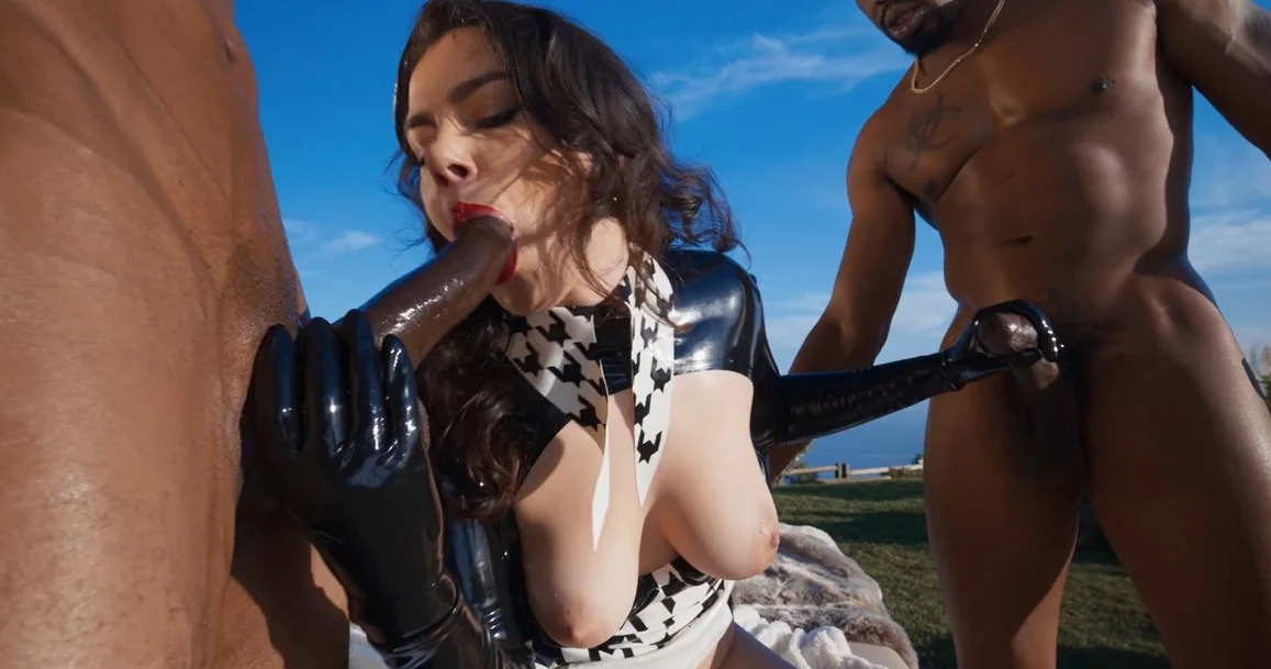 Brazzers Exxtra - Valentina Nappi - Valentina Cashes Out